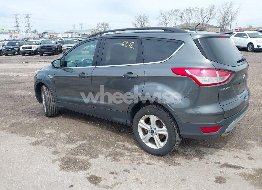 Photo 3 of 2016 Ford Escape SE (VIN 1FMCU9GX0GUC21749)
