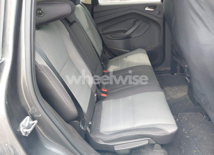 Photo 8 of 2016 Ford Escape SE (VIN 1FMCU9GX0GUC21749)