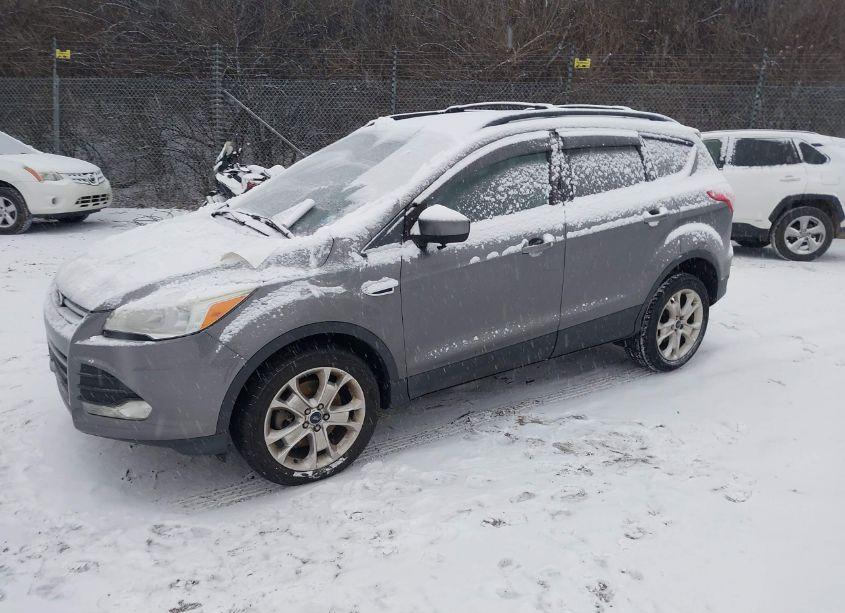 Photo 2 of 2013 Ford Escape SE (VIN 1FMCU9GX1DUC51578)