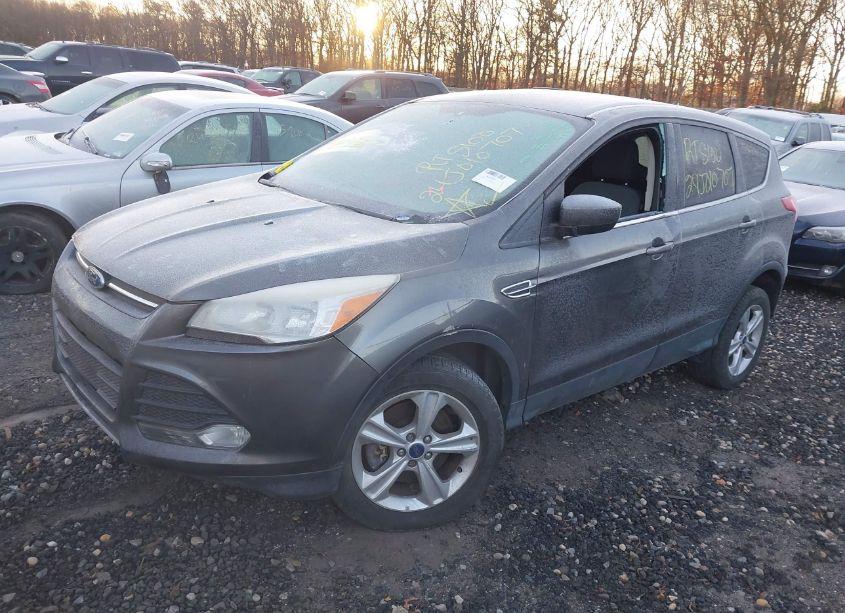 Photo 2 of 2013 Ford Escape SE (VIN 1FMCU9GX1DUD55925)