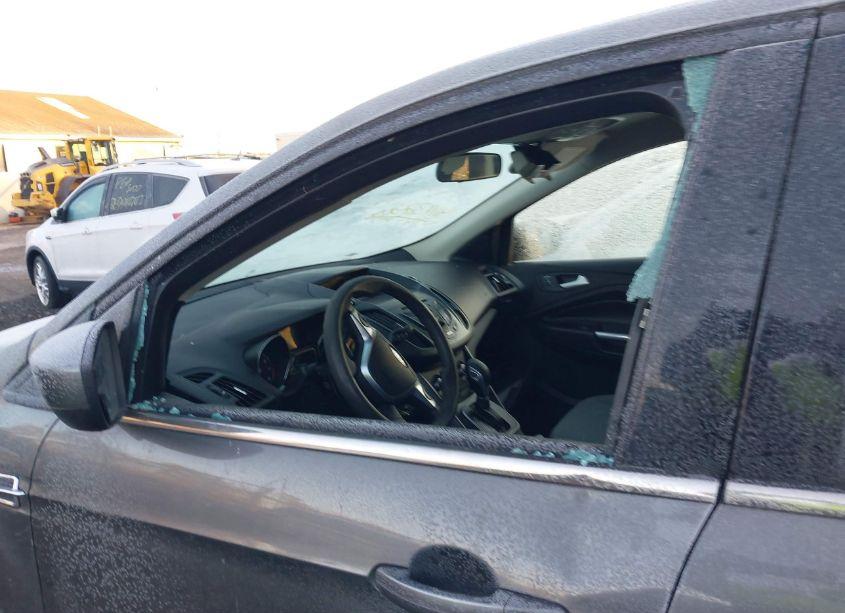 Photo 6 of 2013 Ford Escape SE (VIN 1FMCU9GX1DUD55925)