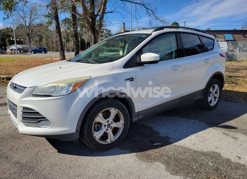 Photo 2 of 2014 Ford Escape (VIN 1FMCU9GX1EUB05697)