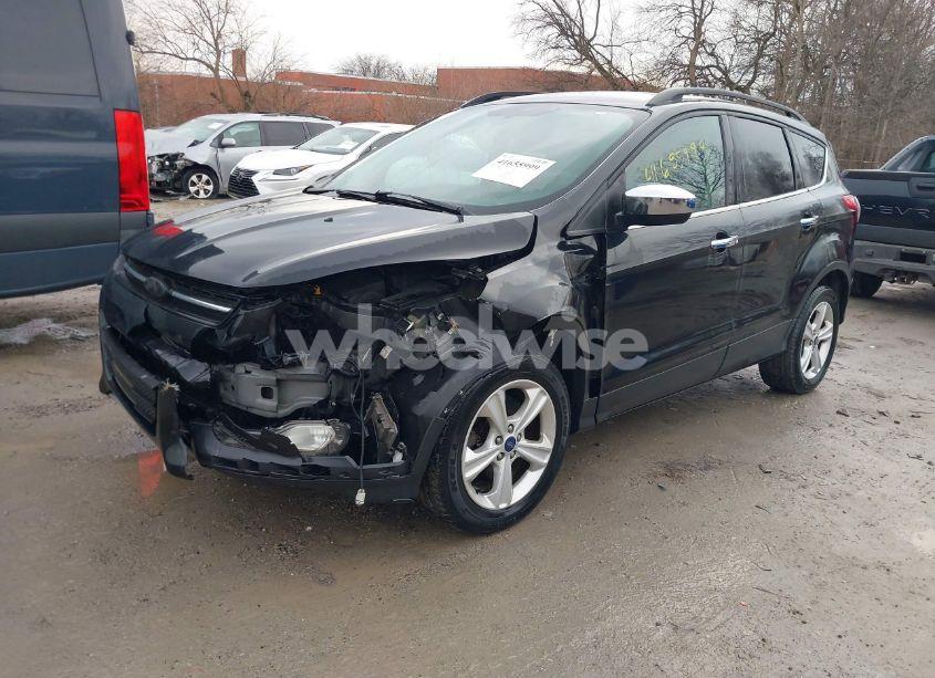 Photo 2 of 2015 Ford Escape SE (VIN 1FMCU9GX1FUA11806)