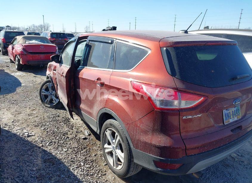 Photo 3 of 2015 Ford Escape SE (VIN 1FMCU9GX1FUA38956)