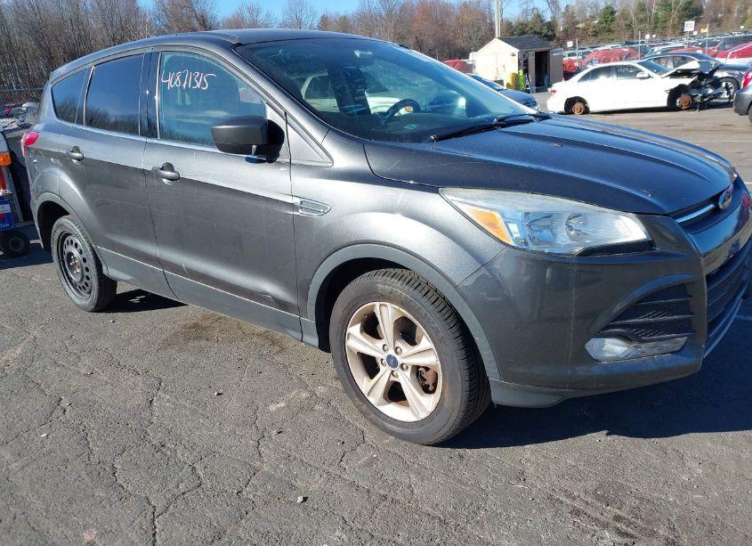 2015 Ford Escape SE (VIN 1FMCU9GX1FUB15650) main photo