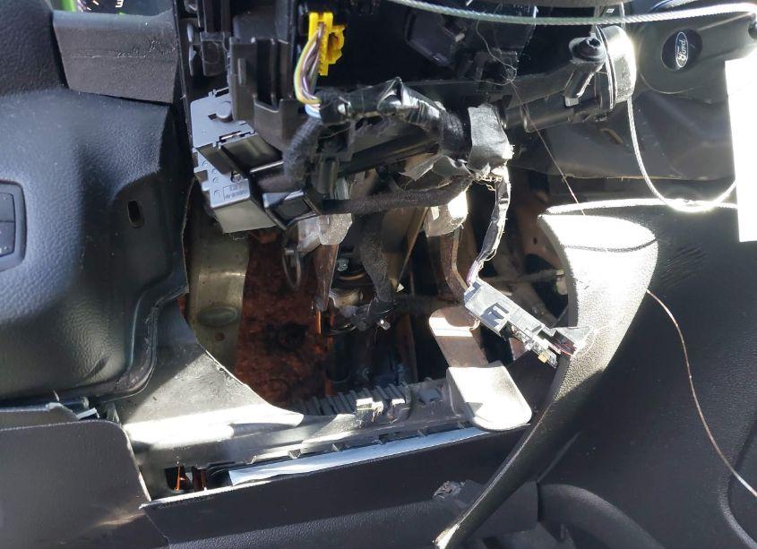 Photo 6 of 2015 Ford Escape SE (VIN 1FMCU9GX1FUB15650)