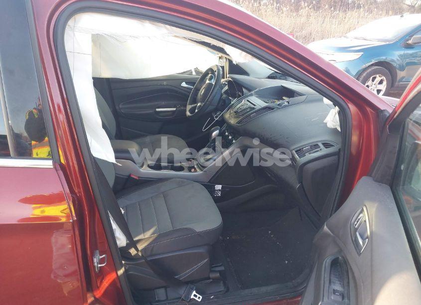 Photo 5 of 2015 Ford Escape SE (VIN 1FMCU9GX1FUB26485)