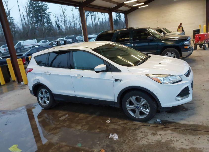 Photo 13 of 2015 Ford Escape SE (VIN 1FMCU9GX1FUB82510)
