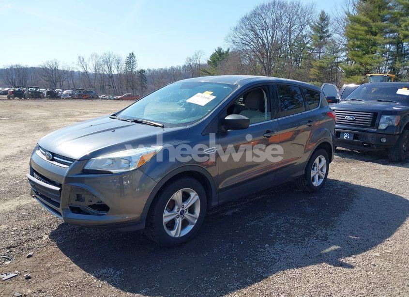 Photo 2 of 2015 Ford Escape SE (VIN 1FMCU9GX1FUC19376)