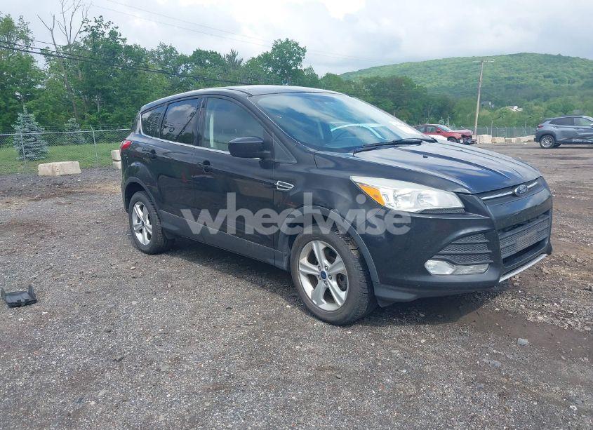 2015 Ford Escape SE (VIN 1FMCU9GX1FUC65404) main photo