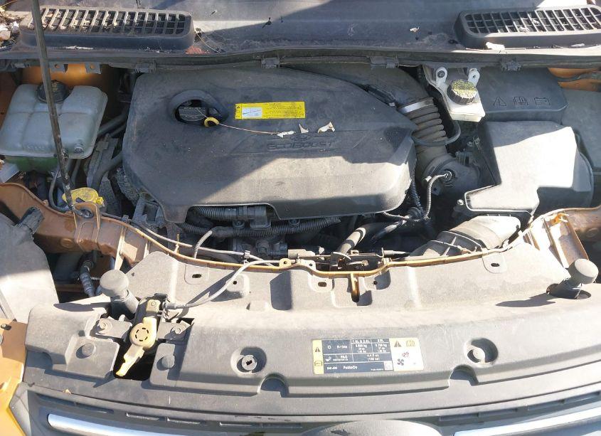 Photo 10 of 2016 Ford Escape SE (VIN 1FMCU9GX1GUA85700)