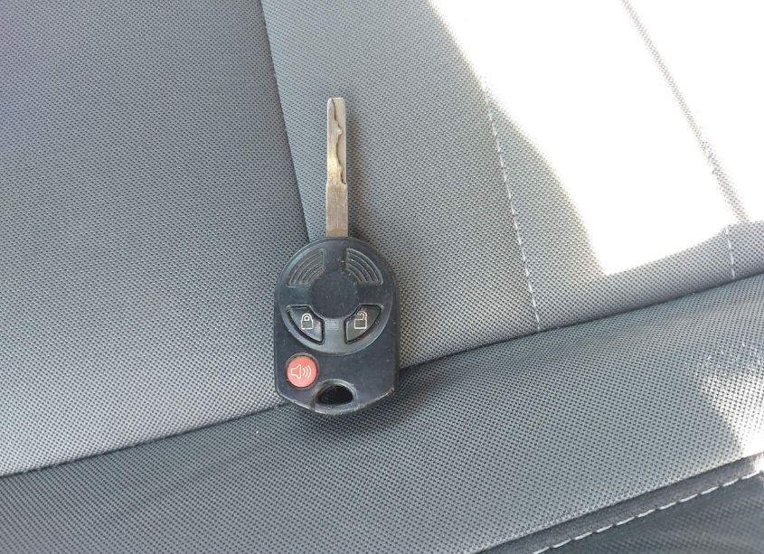 Photo 11 of 2016 Ford Escape SE (VIN 1FMCU9GX1GUA85700)