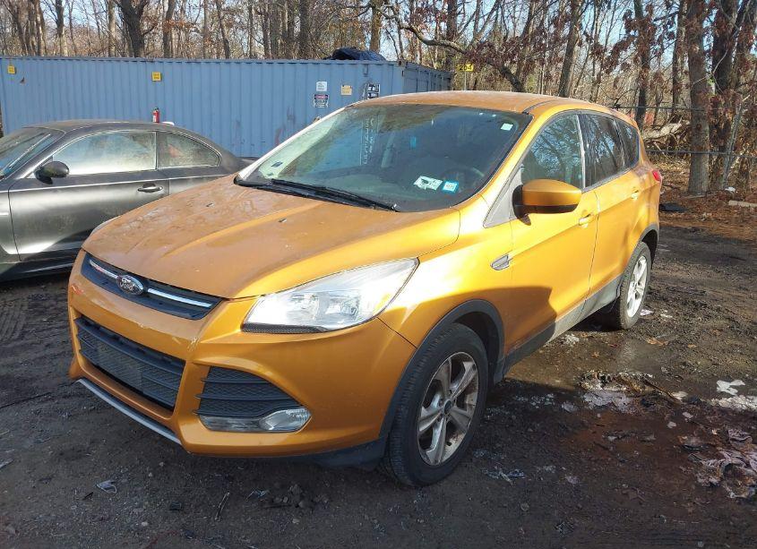Photo 2 of 2016 Ford Escape SE (VIN 1FMCU9GX1GUA85700)