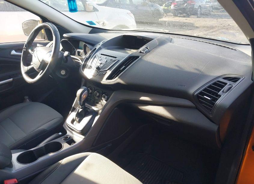 Photo 5 of 2016 Ford Escape SE (VIN 1FMCU9GX1GUA85700)