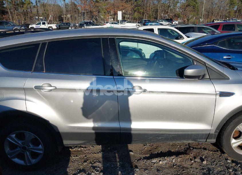 Photo 13 of 2016 Ford Escape SE (VIN 1FMCU9GX1GUB00289)
