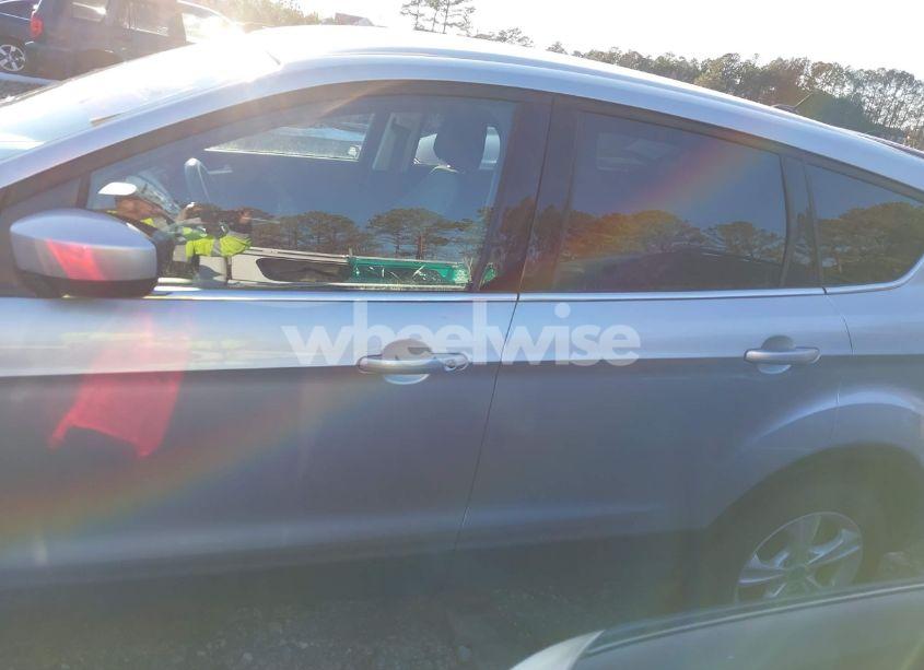 Photo 14 of 2016 Ford Escape SE (VIN 1FMCU9GX1GUB00289)