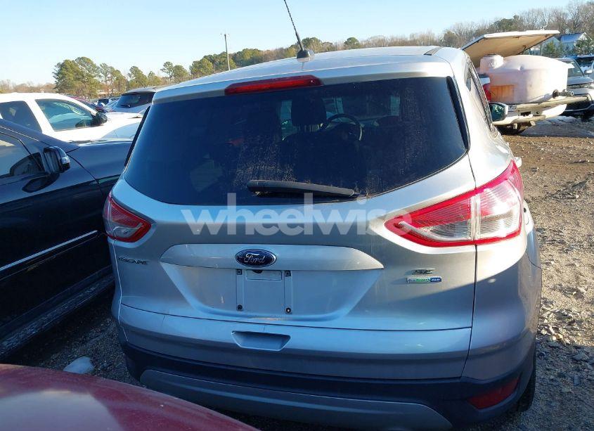 Photo 16 of 2016 Ford Escape SE (VIN 1FMCU9GX1GUB00289)