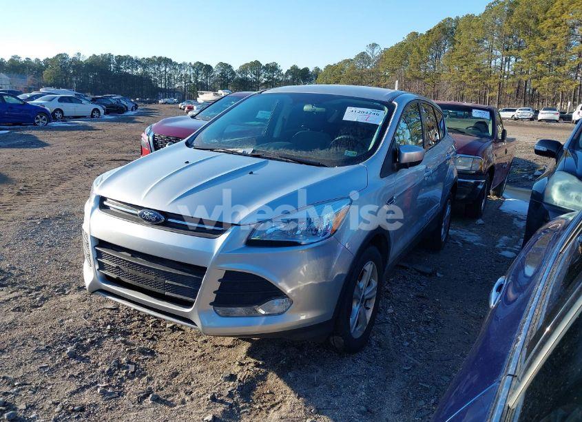 Photo 2 of 2016 Ford Escape SE (VIN 1FMCU9GX1GUB00289)