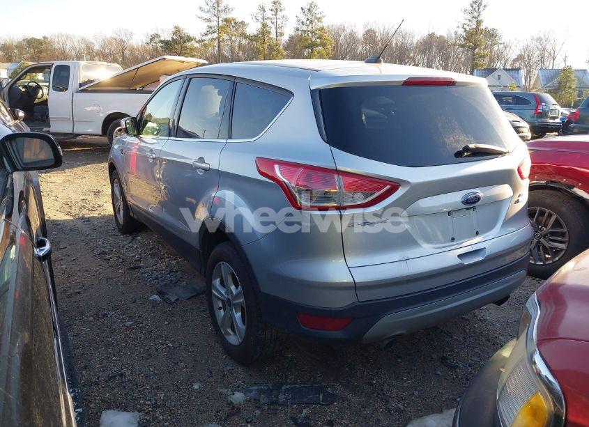 Photo 3 of 2016 Ford Escape SE (VIN 1FMCU9GX1GUB00289)