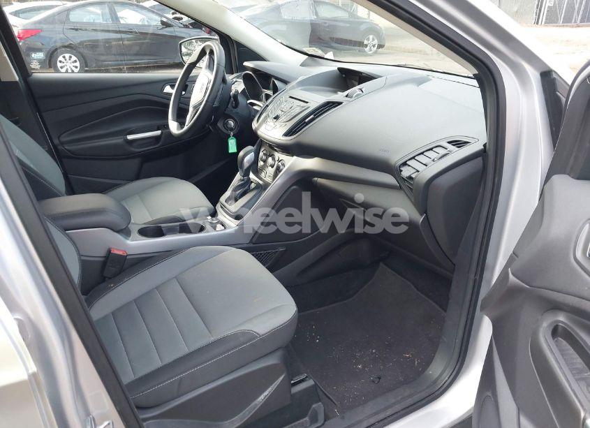 Photo 5 of 2016 Ford Escape SE (VIN 1FMCU9GX1GUB00289)