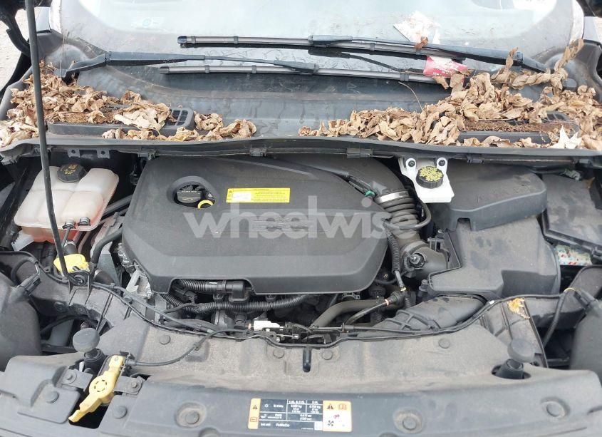 Photo 10 of 2016 Ford Escape SE (VIN 1FMCU9GX1GUB12703)