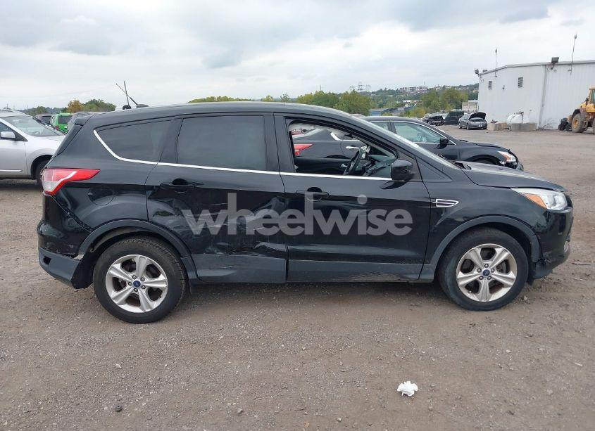 Photo 13 of 2016 Ford Escape SE (VIN 1FMCU9GX1GUB12703)