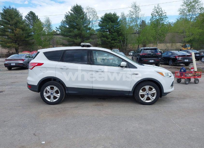 Photo 13 of 2016 Ford Escape SE (VIN 1FMCU9GX1GUB16654)