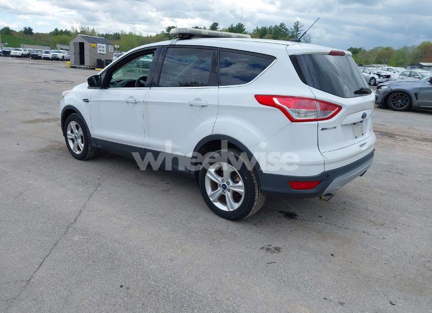 Photo 3 of 2016 Ford Escape SE (VIN 1FMCU9GX1GUB16654)