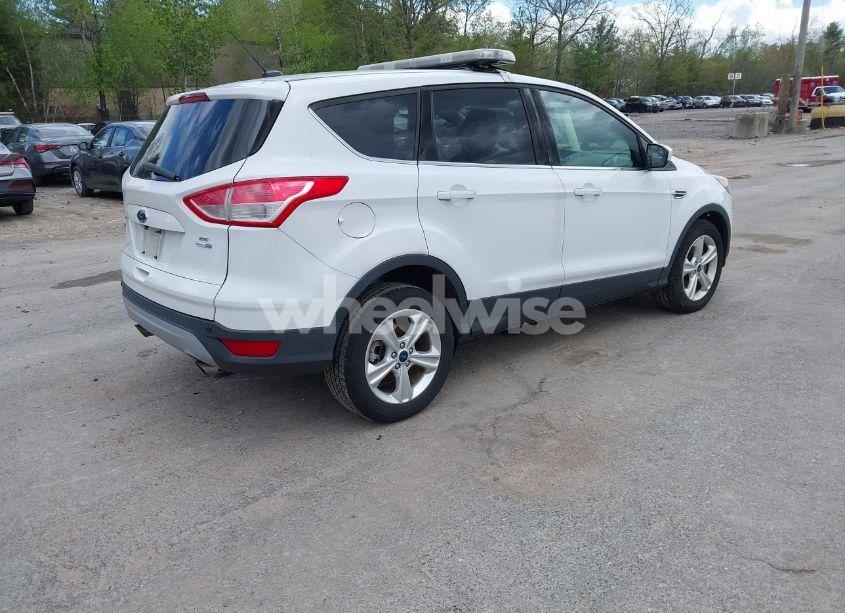 Photo 4 of 2016 Ford Escape SE (VIN 1FMCU9GX1GUB16654)