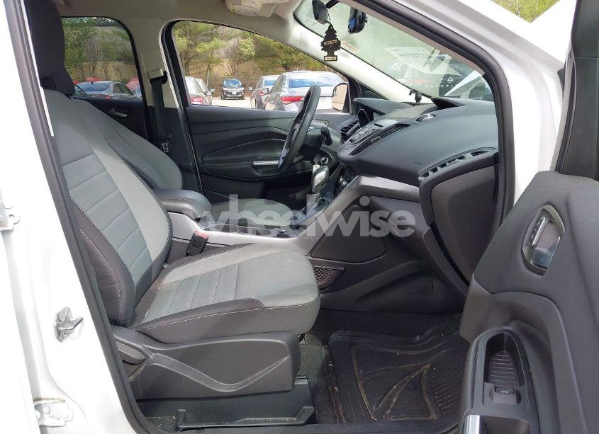 Photo 5 of 2016 Ford Escape SE (VIN 1FMCU9GX1GUB16654)