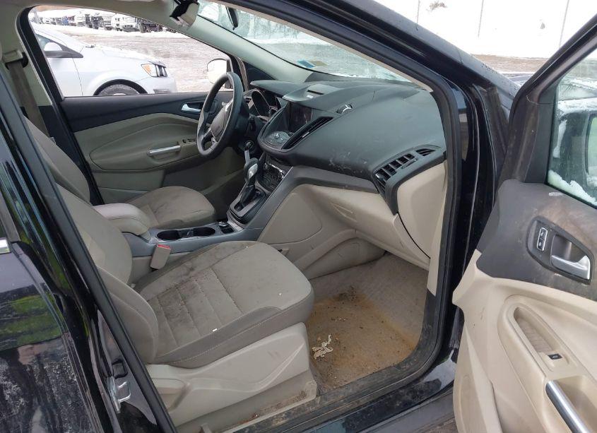 Photo 5 of 2016 Ford Escape SE (VIN 1FMCU9GX1GUB40906)