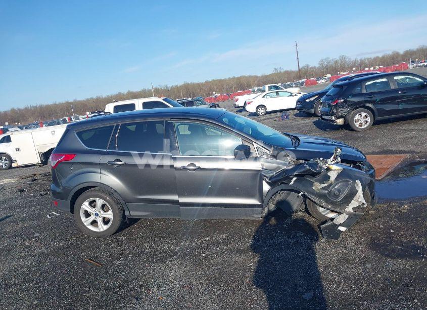 Photo 13 of 2016 Ford Escape SE (VIN 1FMCU9GX1GUB67636)