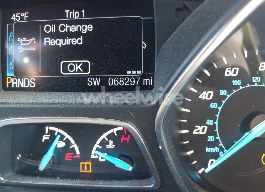 Photo 15 of 2016 Ford Escape SE (VIN 1FMCU9GX1GUB67636)