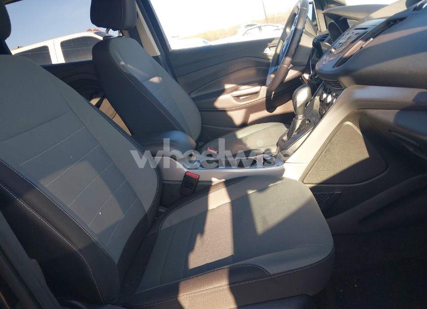 Photo 5 of 2016 Ford Escape SE (VIN 1FMCU9GX1GUB67636)