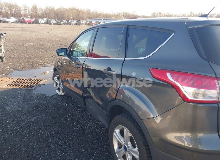 Photo 6 of 2016 Ford Escape SE (VIN 1FMCU9GX1GUB67636)