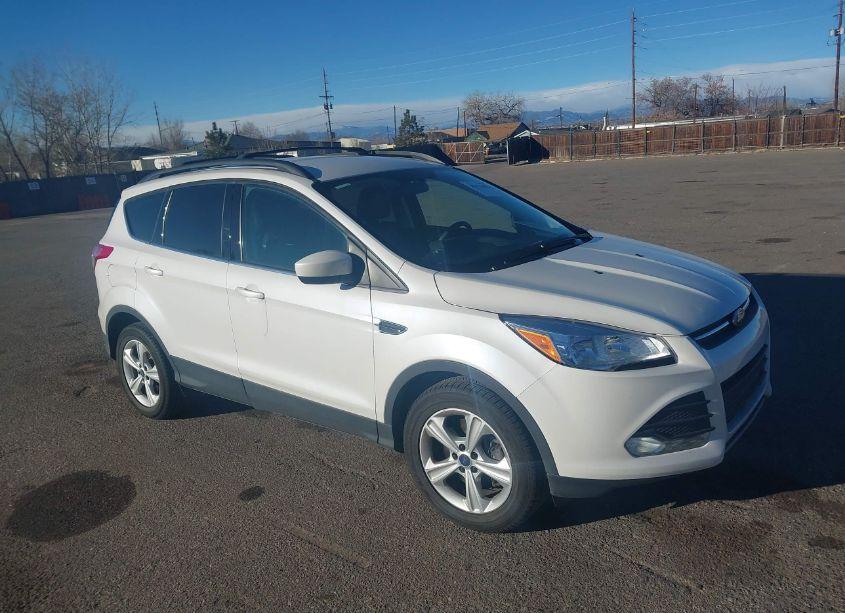 2016 Ford Escape SE (VIN 1FMCU9GX1GUB92858) main photo