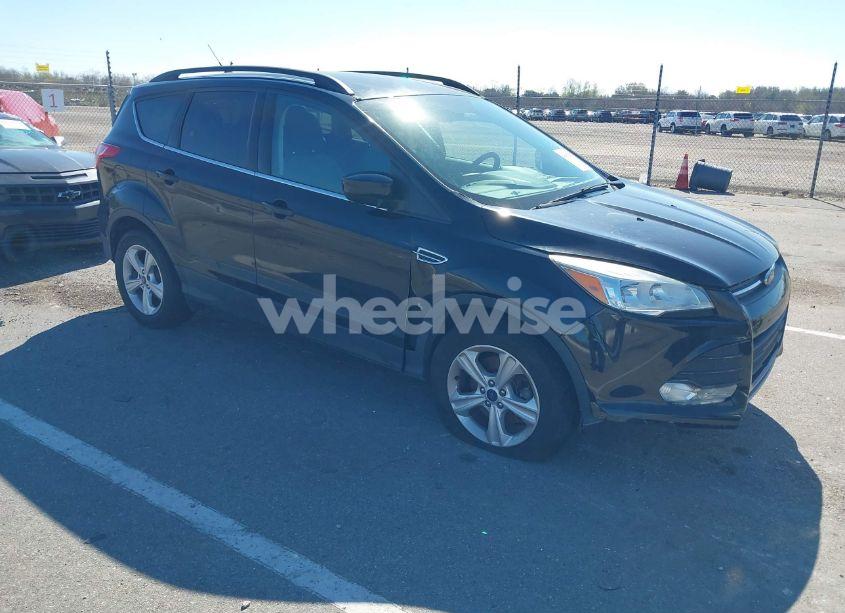 2016 Ford Escape SE (VIN 1FMCU9GX1GUC07679) main photo