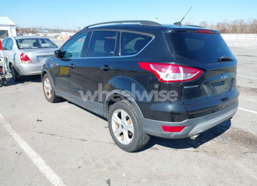 Photo 3 of 2016 Ford Escape SE (VIN 1FMCU9GX1GUC07679)