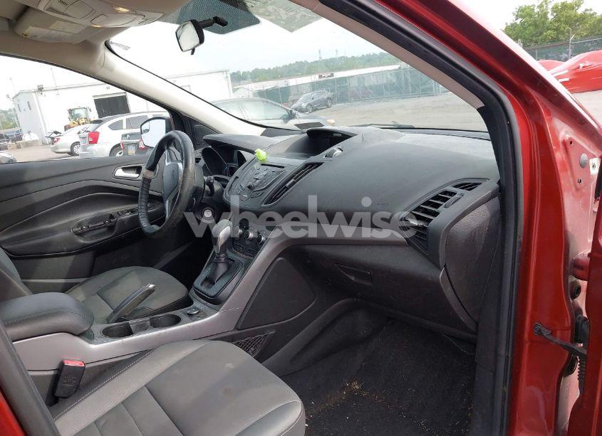 Photo 5 of 2016 Ford Escape SE (VIN 1FMCU9GX1GUC18116)