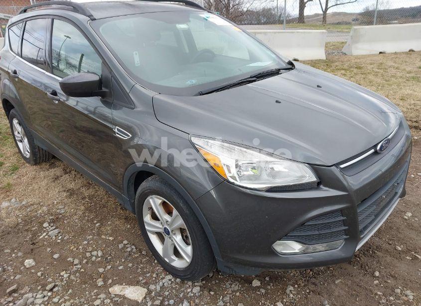 2016 Ford Escape SE (VIN 1FMCU9GX1GUC72306) main photo