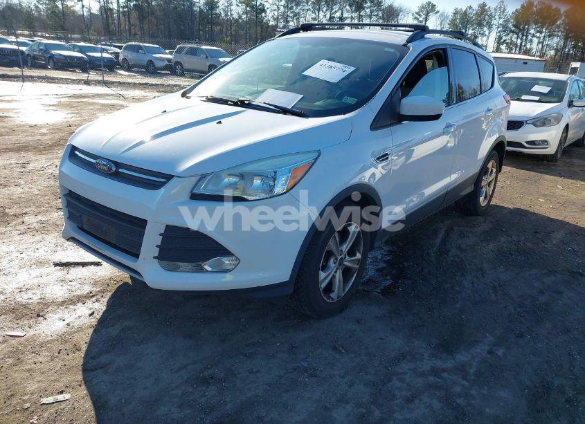 Photo 2 of 2014 Ford Escape SE (VIN 1FMCU9GX2EUD00546)