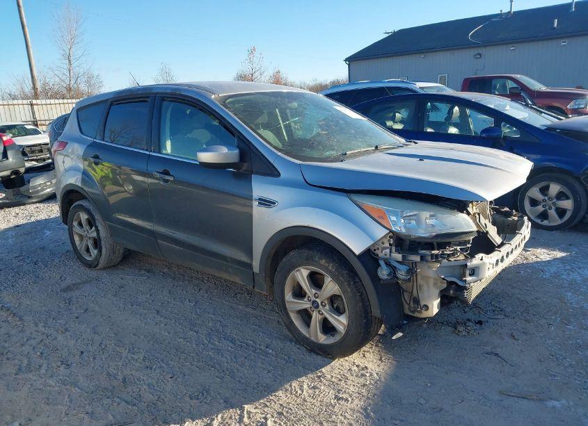 2015 Ford Escape SE (VIN 1FMCU9GX2FUA75403) main photo