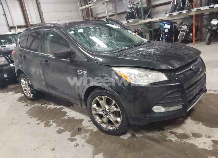 2015 Ford Escape SE (VIN 1FMCU9GX2FUA77409) main photo