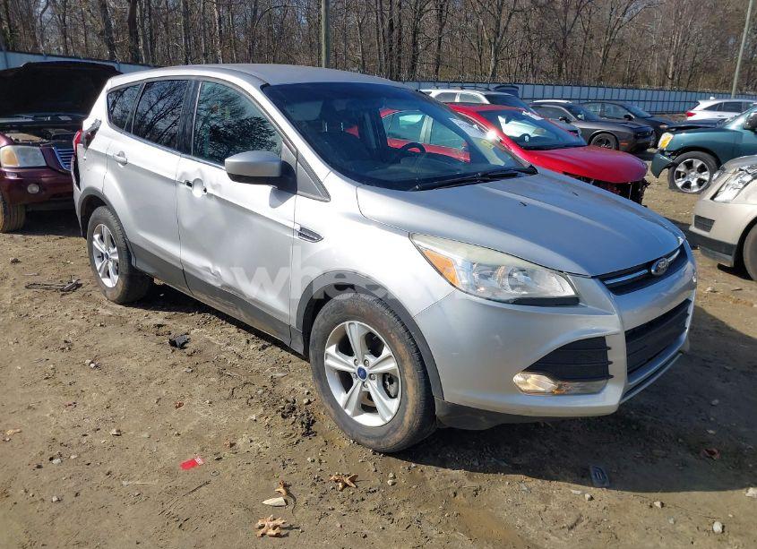 2015 Ford Escape SE (VIN 1FMCU9GX2FUA98342) main photo