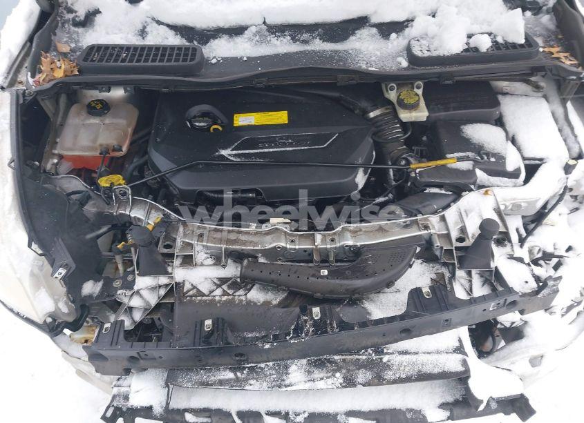 Photo 10 of 2015 Ford Escape SE (VIN 1FMCU9GX2FUB26995)