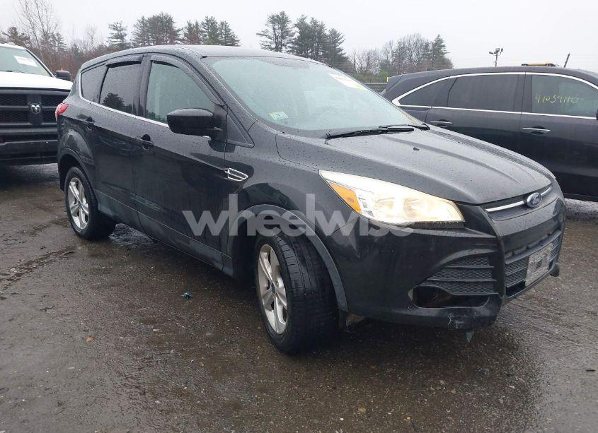 2015 Ford Escape SE (VIN 1FMCU9GX2FUB53775) main photo