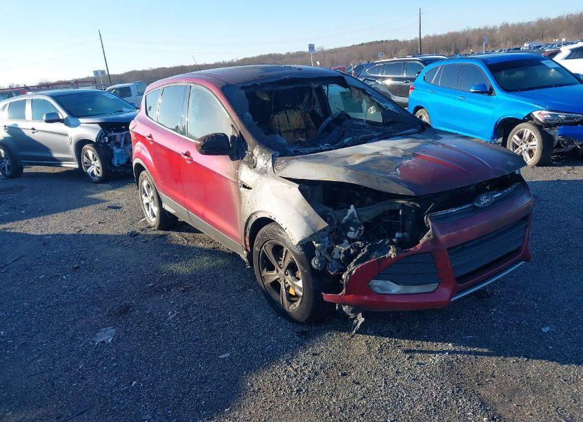 2015 Ford Escape SE (VIN 1FMCU9GX2FUB55073) main photo