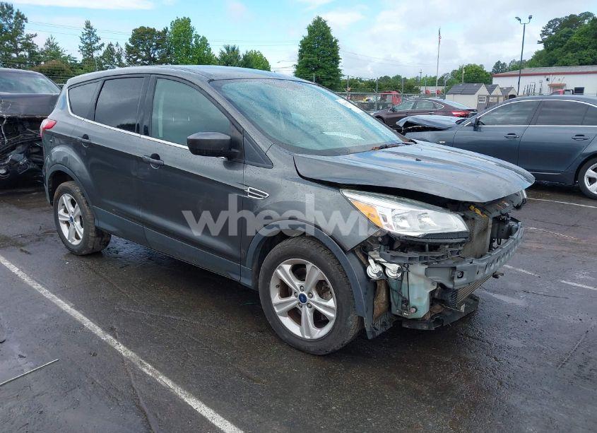 2015 Ford Escape SE (VIN 1FMCU9GX2FUC33710) main photo