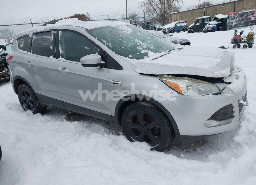 2015 Ford Escape SE (VIN 1FMCU9GX2FUC72152) main photo