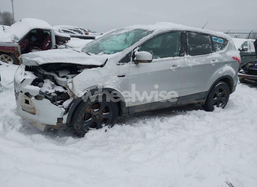 Photo 2 of 2015 Ford Escape SE (VIN 1FMCU9GX2FUC72152)